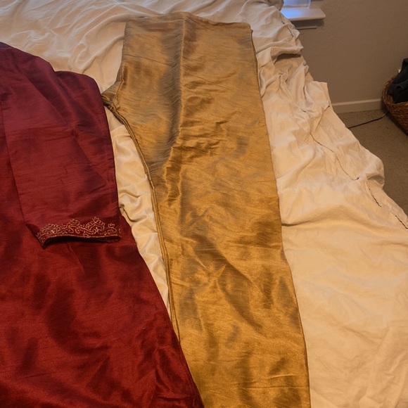 Red and gold Kurta made in India - Picture 3 of 9